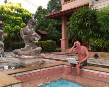 Рабочие места: Павел Мамаев, эксперт по продажам