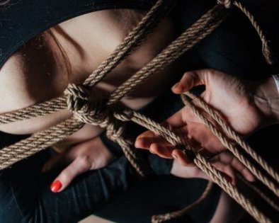 «Я совсем не про боль и унижение, мне это чуждо»: интервью с мастером шибари Дарьей Достоевской