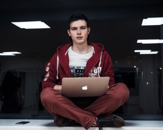 Рабочие места: Виталий Крюков, основатель школы танцев YouDance