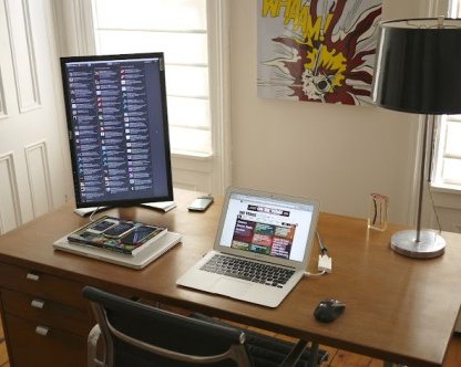 Рабочее место Джошуа Топольски, создателя The Verge