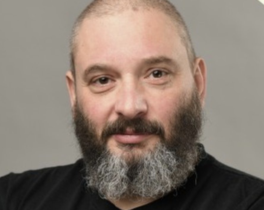 «Из грибов можно делать всё: от предметов быта до лекарств»: интервью с микологом Михаилом Вишневским